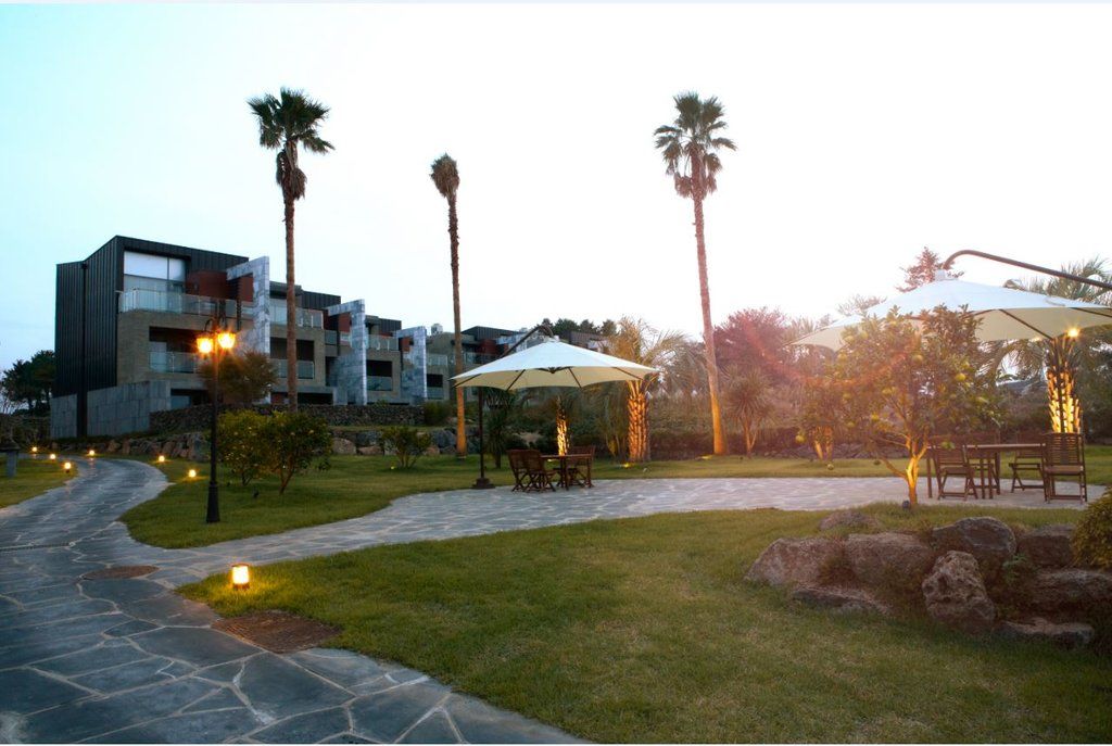 Stanford Hotel And Resort Jeju Exterior photo